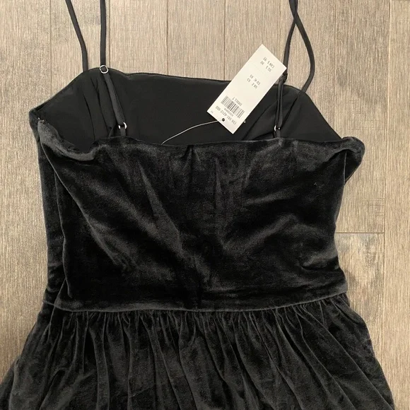 Abercrombie & Fitch Velvet Bubble Hem Dress - Picture 6 of 10